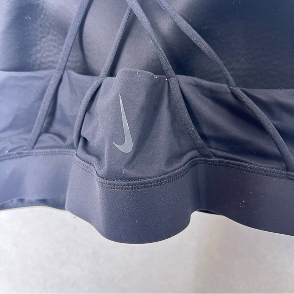 Nike black large sports bra strappy back - Picture 3 of 5